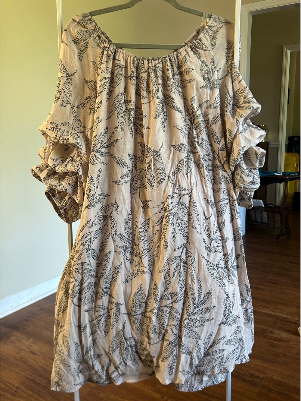 Indigo Rose Women's 1X Beige and Black Leaf Print Dress with Ruffled Sleeves